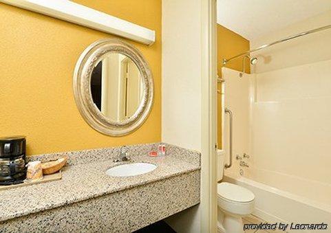 Econo Lodge Bowling Green Buitenkant foto